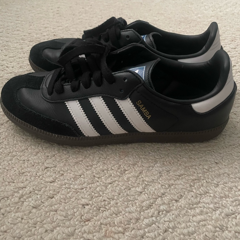 🖤 Adidas Samba – Women’s Size 7 🖤